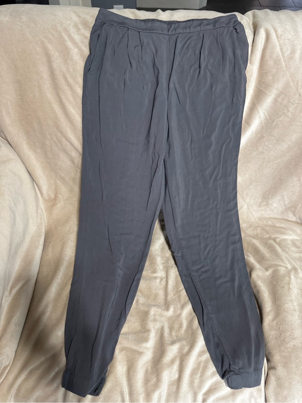 Forever 21 Women's Dark Gray Elastic-Waist Tapered Pants